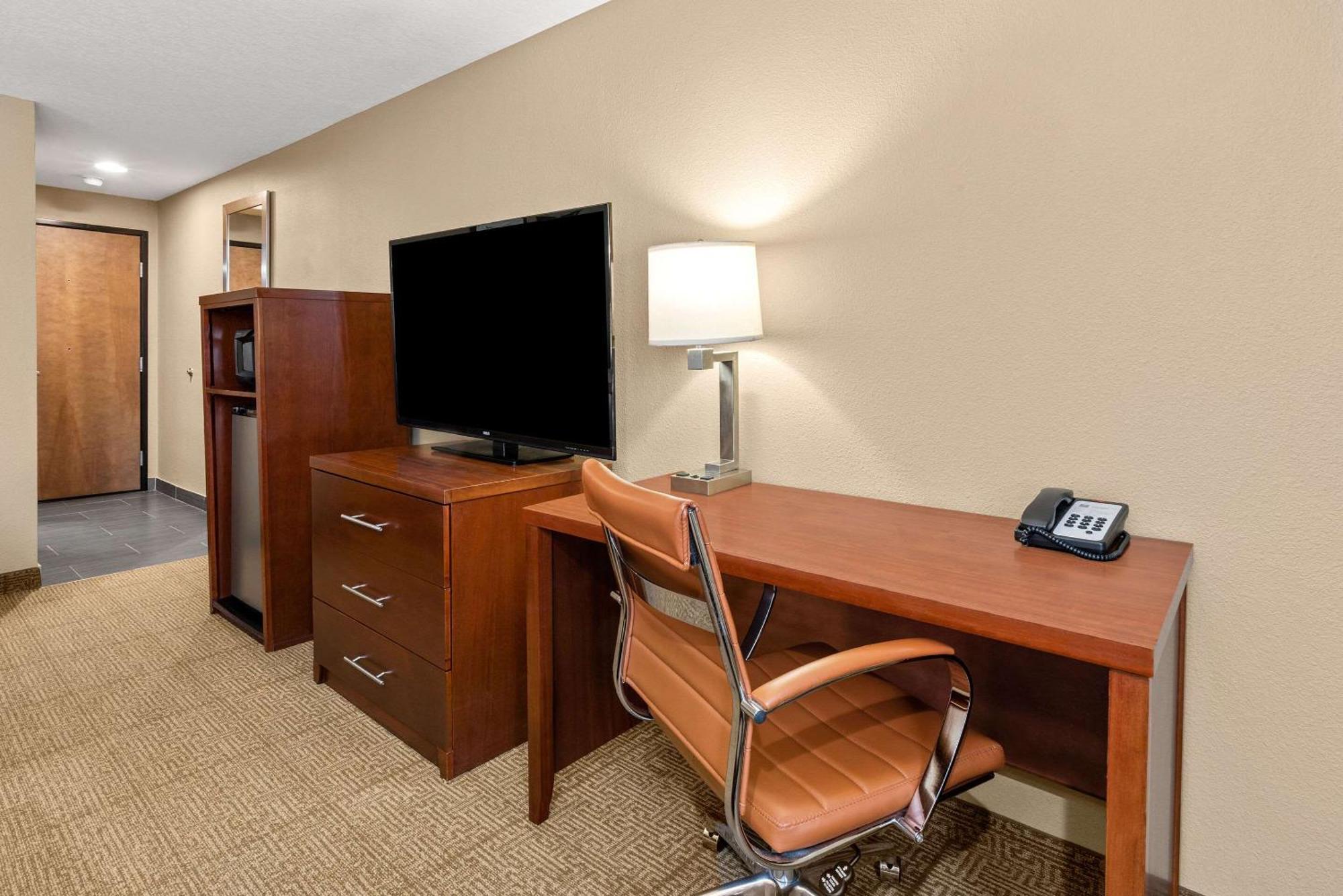 Comfort Inn & Suites Beaverton - Portland West Exteriör bild